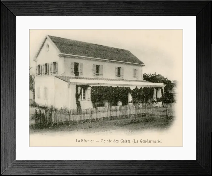 Framed Print : Police station in Pointe des Galets, R鵮ion Framed Print : Police station in Pointe des Galets, R鵮ion