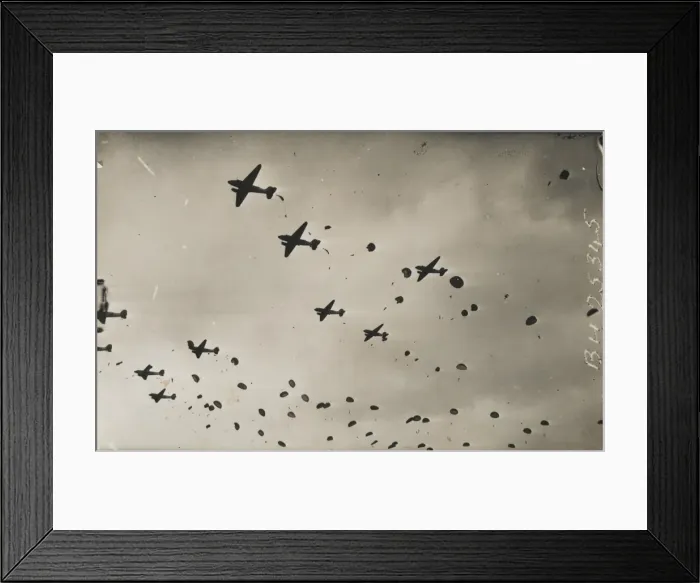 Framed Print : Mexican officers visit paratroop display Framed Print : Mexican officers visit paratroop display