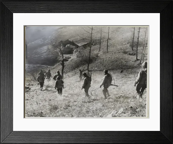 Framed Print : 1st Bn Middlesex Regiment, Korean War Framed Print : 1st Bn Middlesex Regiment, Korean War