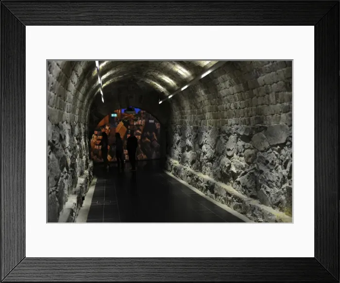 Framed Print : Canal of 1642 with arches of the 18th Framed Print : Canal of 1642 with arches of the 18th