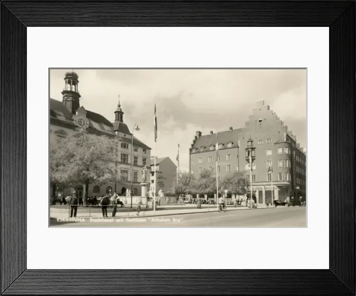 Framed Print : Town Hall and fountain, Eskilstuna, Sodermanland, Sweden Framed Print : Town Hall and fountain, Eskilstuna, Sodermanland, Sweden