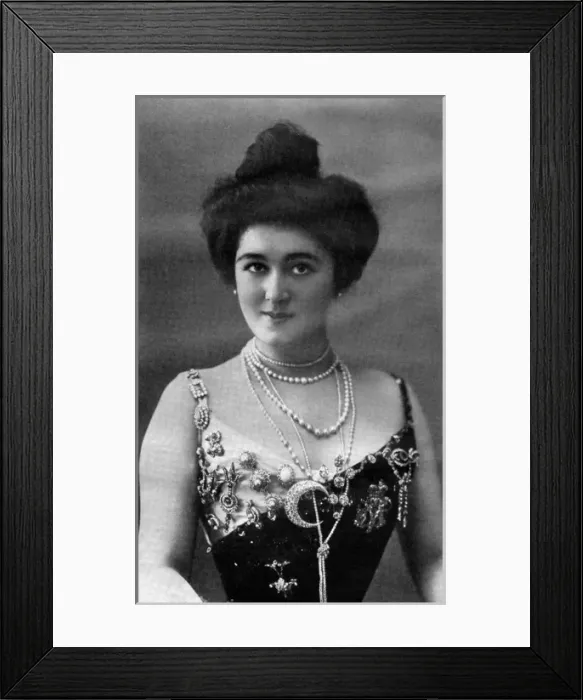 Framed Print : Mademoiselle Juniori, singer Framed Print : Mademoiselle Juniori, singer