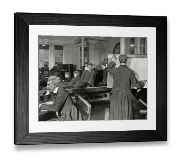Framed Print : LCC Lodging House Parker Street, London - sitting room Framed Print : LCC Lodging House Parker Street, London - sitting room