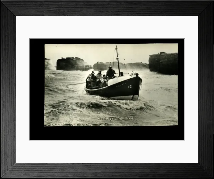 Framed Print : Hastings lifeboat on a rough sea, with crew on board Framed Print : Hastings lifeboat on a rough sea, with crew on board