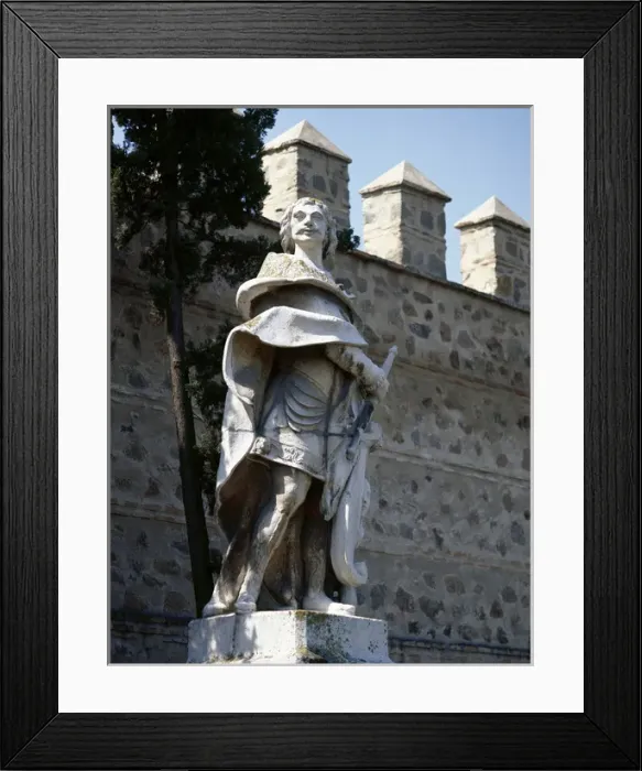 Framed Print : Statue of King Alfonso VI of Leon (1040-1109) Framed Print : Statue of King Alfonso VI of Leon (1040-1109)