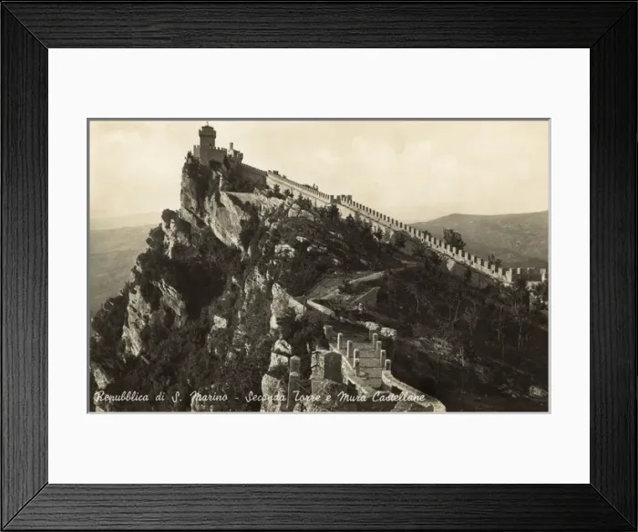 Framed Print : San Marino - The Second Tower and Castle Walls Framed Print : San Marino - The Second Tower and Castle Walls