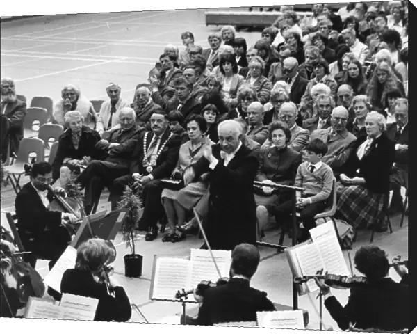 Rudolf Barshai conducting Bournemouth Symphony Orchestra