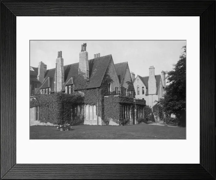 Framed Print : St Marys Home, Wantage Framed Print : St Marys Home, Wantage