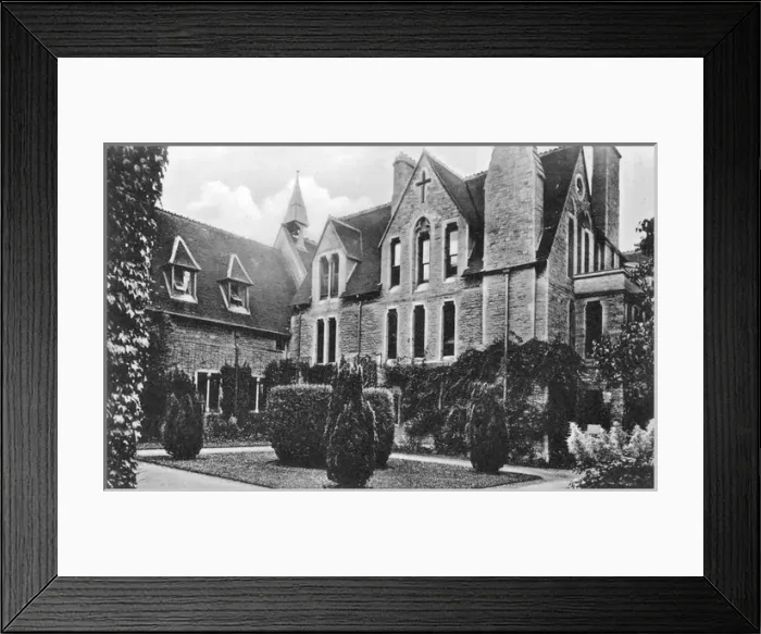 Framed Print : St Marys Home, Wantage Framed Print : St Marys Home, Wantage