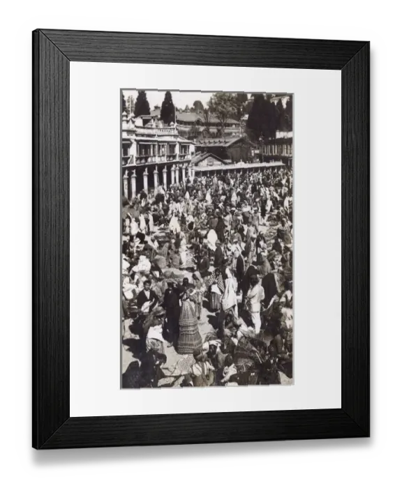 Framed Print : Crowded bazaar, Darjeeling, India Framed Print : Crowded bazaar, Darjeeling, India