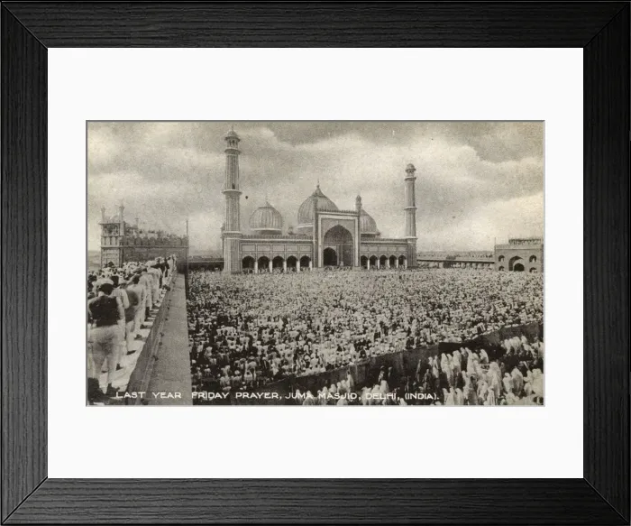 Framed Print : Friday prayers, Jama Masjid, Delhi, India Framed Print : Friday prayers, Jama Masjid, Delhi, India
