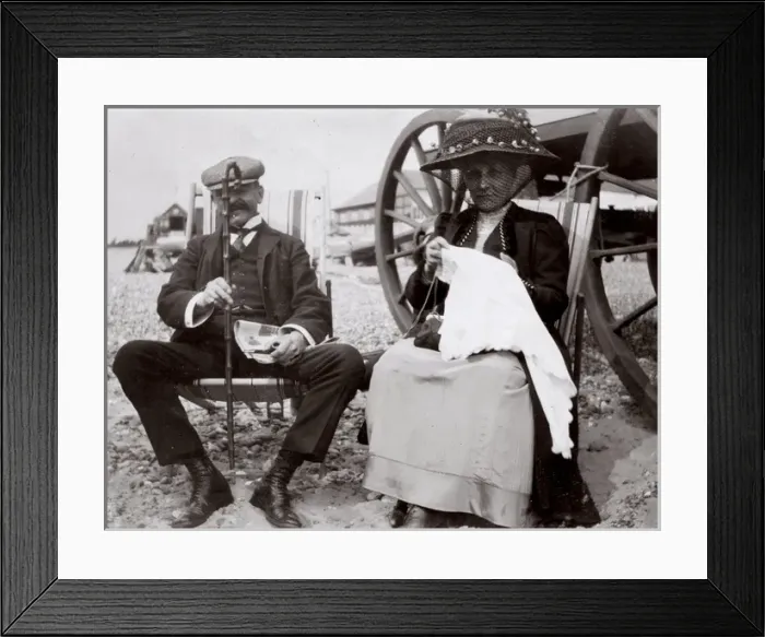 Framed Print : Husband and wife on holiday, Southwold, Suffolk Framed Print : Husband and wife on holiday, Southwold, Suffolk