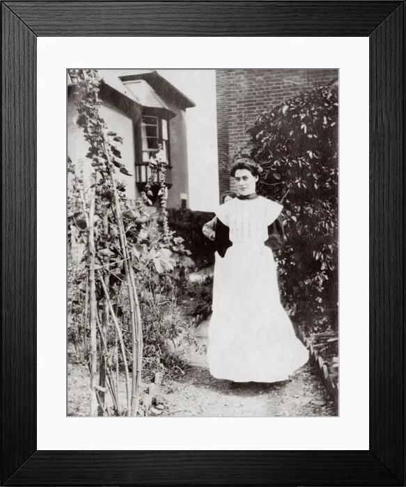 Framed Print : Housemaid at Southwold, Suffolk Framed Print : Housemaid at Southwold, Suffolk