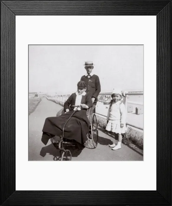 Framed Print : Two boys and a girl on holiday, Southwold, Suffolk Framed Print : Two boys and a girl on holiday, Southwold, Suffolk