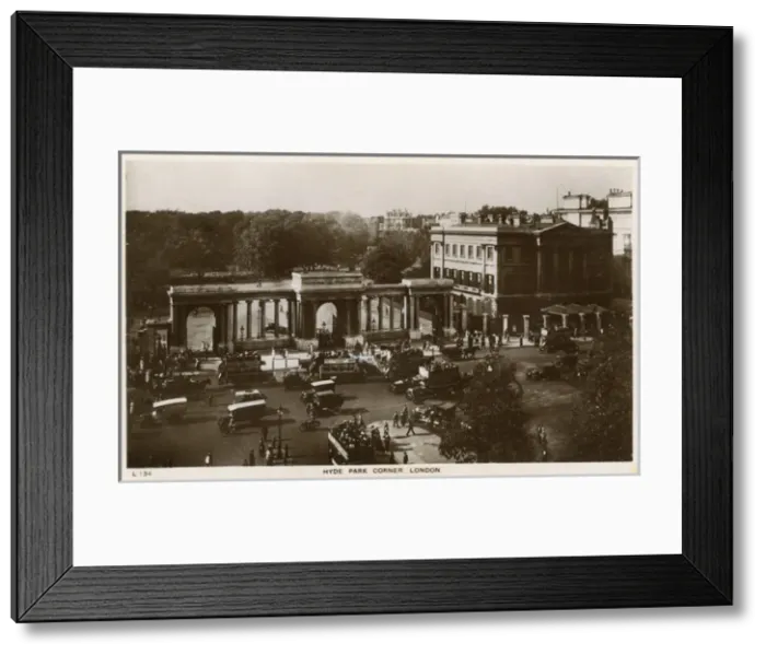 Framed Print : Hyde Park Corner, London - Apsley House Framed Print : Hyde Park Corner, London - Apsley House
