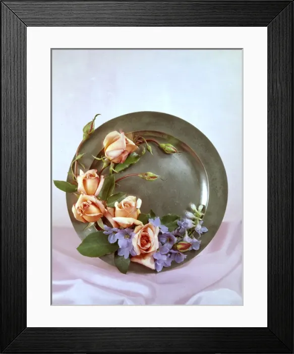 Framed Print : Flower arrangement with pink and mauve flowers Framed Print : Flower arrangement with pink and mauve flowers