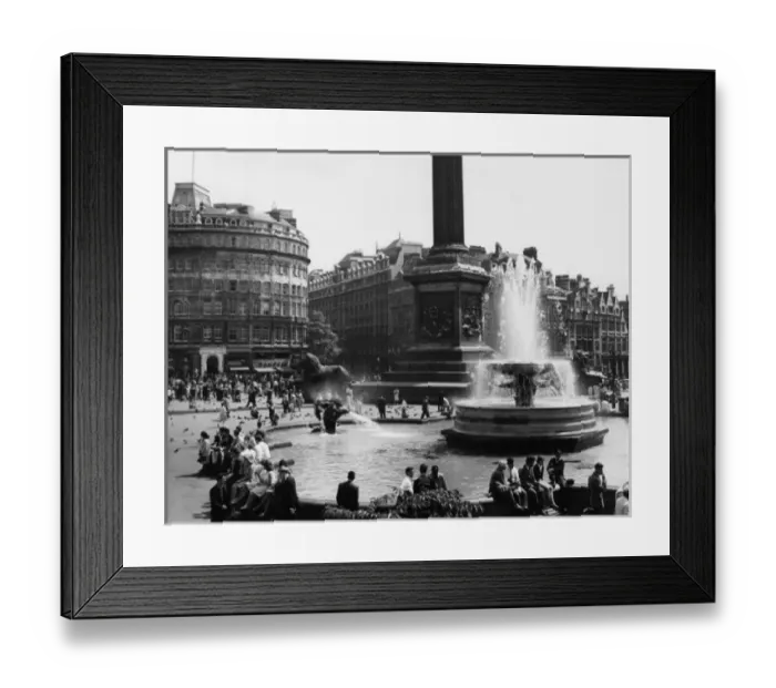 Framed Print : View of Trafalgar Square and fountain, London Framed Print : View of Trafalgar Square and fountain, London