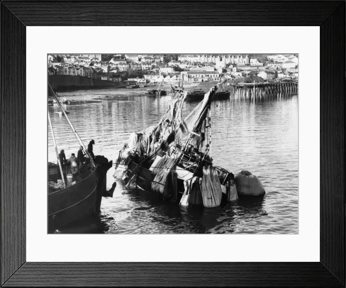 Framed Print : Bounteous fishing trawler half submerged, Newlyn, Cornwall Framed Print : Bounteous fishing trawler half submerged, Newlyn, Cornwall