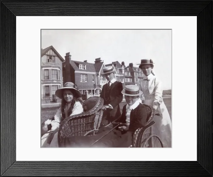 Framed Print : Children on holiday, Southwold, Suffolk Framed Print : Children on holiday, Southwold, Suffolk
