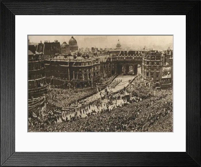 Framed Print : King George V and Queen Mary, Silver Jubilee Framed Print : King George V and Queen Mary, Silver Jubilee