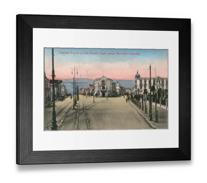 Framed Print : Victoria Avenue, Valparaiso, Chile, South America Framed Print : Victoria Avenue, Valparaiso, Chile, South America