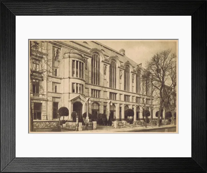 Framed Print : The exterior fa硤e of the Weinhaus Rheingold, Berlin, 1920s Framed Print : The exterior fa硤e of the Weinhaus Rheingold, Berlin, 1920s