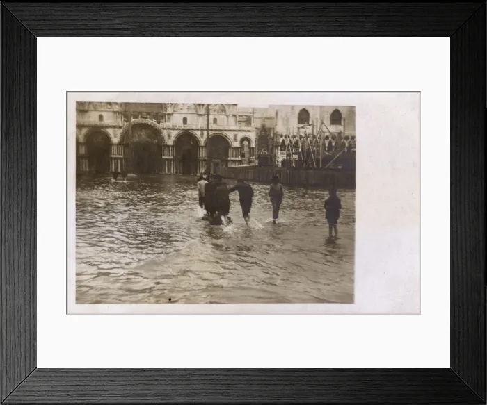 Framed Print : St. Marks Square, Venice, Italy - Flooded Framed Print : St. Marks Square, Venice, Italy - Flooded
