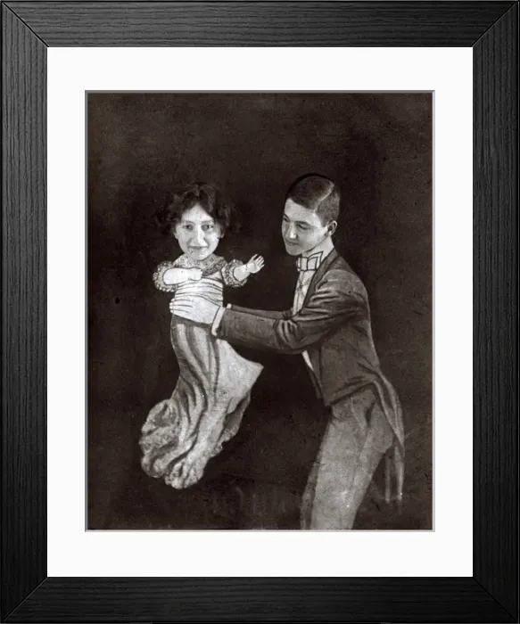 Framed Print : Brother and sister on holiday, Brighton, Sussex Framed Print : Brother and sister on holiday, Brighton, Sussex