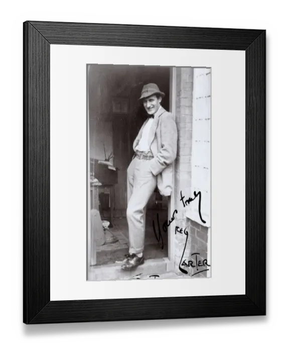 Framed Print : Reg Carter, artist, outside his studio, Southwold, Suffolk Framed Print : Reg Carter, artist, outside his studio, Southwold, Suffolk