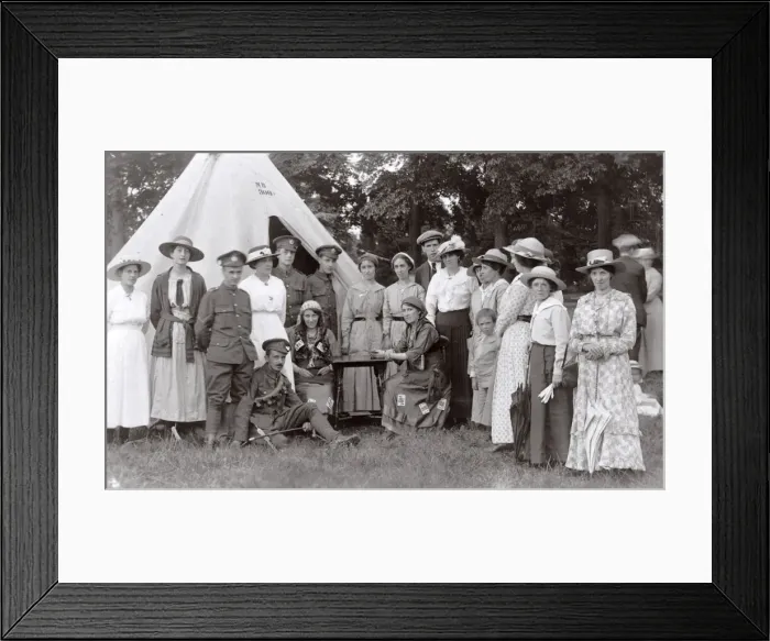 Framed Print : Group of people at Malvern, Worcestershire, WW1 Framed Print : Group of people at Malvern, Worcestershire, WW1