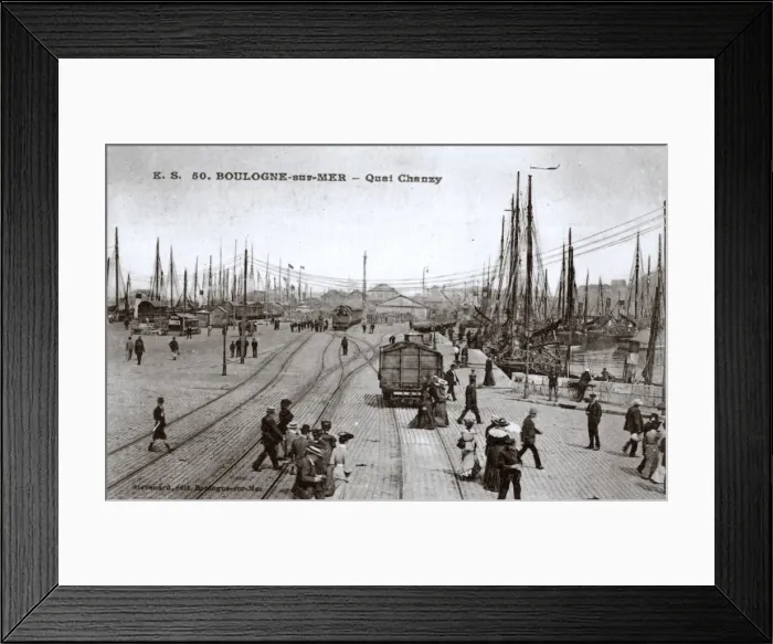 Framed Print : Quai Chanzy, Boulogne-sur-Mer, northern France Framed Print : Quai Chanzy, Boulogne-sur-Mer, northern France
