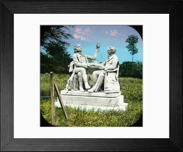 Framed Print : Unidentified sculpture of two drinking men - NYC, USA Framed Print : Unidentified sculpture of two drinking men - NYC, USA