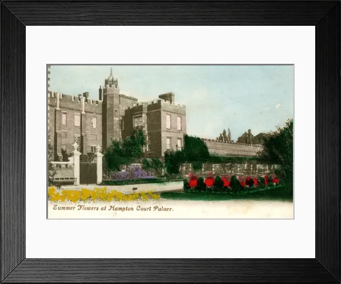Framed Print : Garden, Hampton Court Palace, London Framed Print : Garden, Hampton Court Palace, London