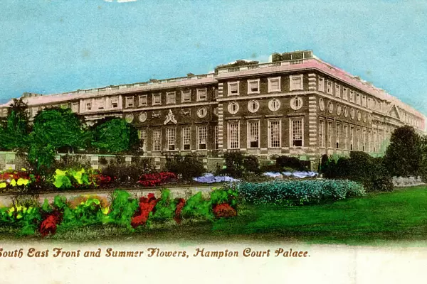 Garden, Hampton Court Palace, London