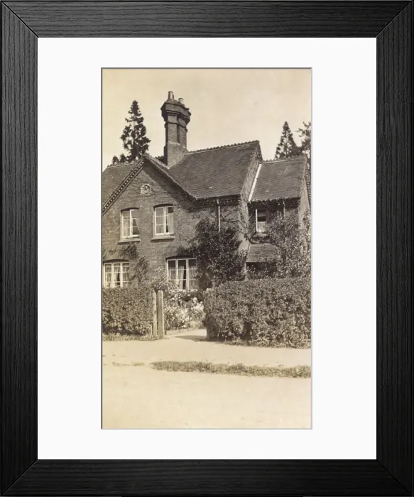 Framed Print : Cottage in Madresfield, Worcestershire, WW1 Framed Print : Cottage in Madresfield, Worcestershire, WW1