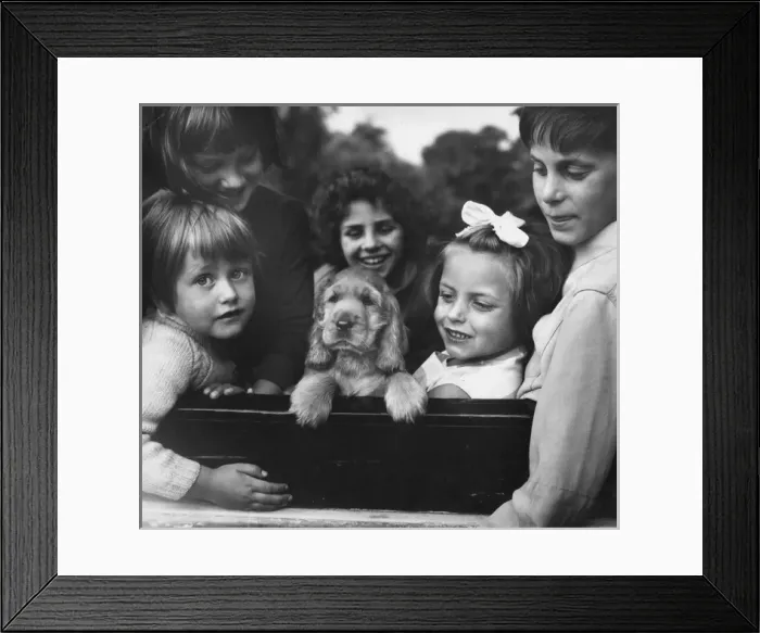 Framed Print : Susi - with five children Framed Print : Susi - with five children