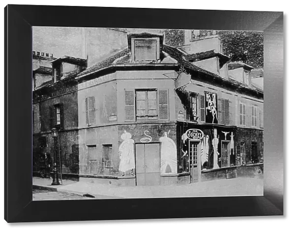 Exterior fa硤e of The Jockey club, 146 Boulevard du Montpar
