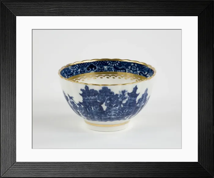 Framed Print : Tea bowl made from porcelain, transfer-printed in underglaze blue with Framed Print : Tea bowl made from porcelain, transfer-printed in underglaze blue with