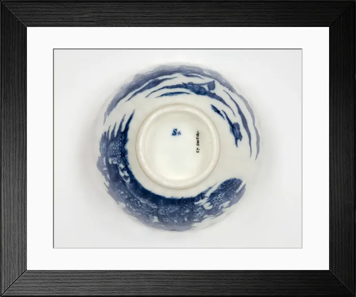 Framed Print : Tea bowl made from porcelain, transfer-printed in underglaze blue with Framed Print : Tea bowl made from porcelain, transfer-printed in underglaze blue with
