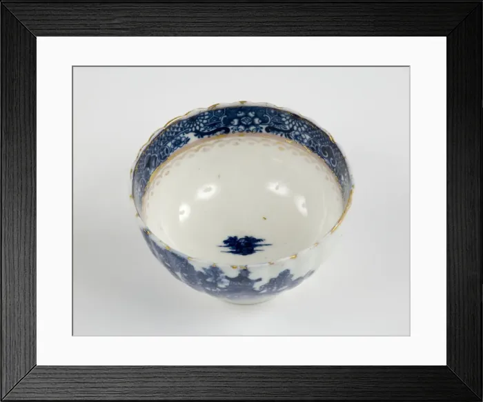 Framed Print : Tea bowl made from porcelain, transfer-printed in underglaze blue with Framed Print : Tea bowl made from porcelain, transfer-printed in underglaze blue with