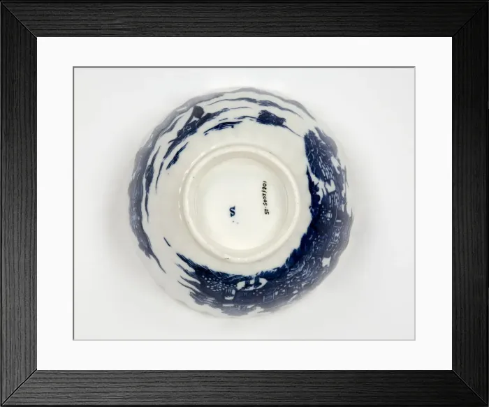 Framed Print : Tea bowl made from porcelain, transfer-printed in underglaze blue with Framed Print : Tea bowl made from porcelain, transfer-printed in underglaze blue with