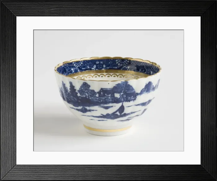 Framed Print : Tea bowl made from porcelain, transfer-printed in underglaze blue with Framed Print : Tea bowl made from porcelain, transfer-printed in underglaze blue with