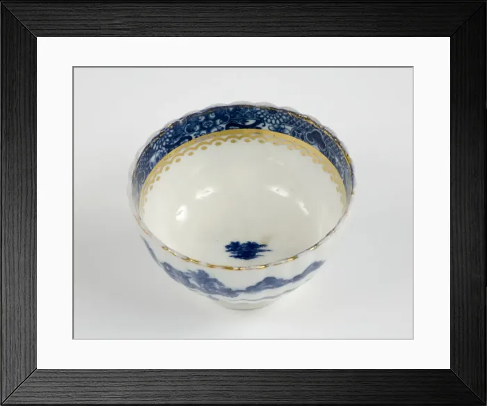 Framed Print : Tea bowl made from porcelain, transfer-printed in underglaze blue with Framed Print : Tea bowl made from porcelain, transfer-printed in underglaze blue with