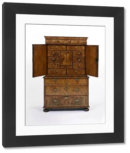 Cabinet on chest