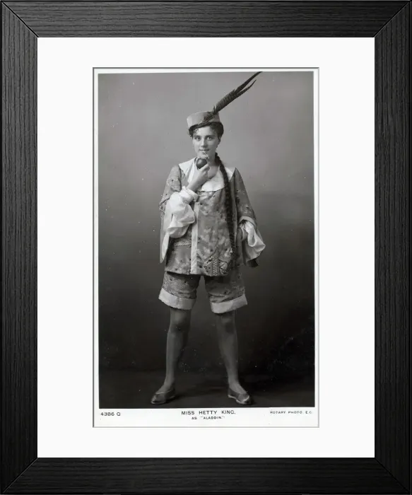 Framed Print : Hetty King music hall male impersonator 1883-1972 Framed Print : Hetty King music hall male impersonator 1883-1972