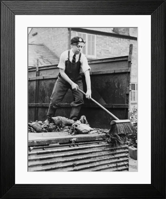 Framed Print : Land Girls WWII Framed Print : Land Girls WWII