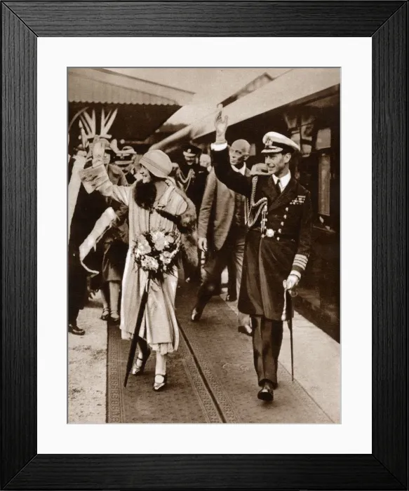 Framed Print : The Duke and Duchess of York leaving Maitland, NSW Framed Print : The Duke and Duchess of York leaving Maitland, NSW