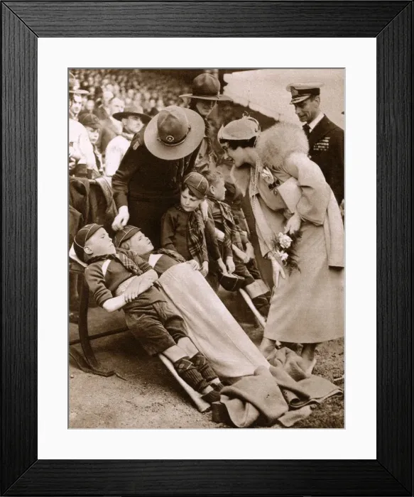 Framed Print : Duchess of York talking to Crippled Cubs - Edinburgh Framed Print : Duchess of York talking to Crippled Cubs - Edinburgh