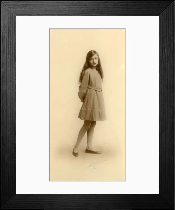 Framed Print : Beautiful photographic portrait of a young girl Framed Print : Beautiful photographic portrait of a young girl