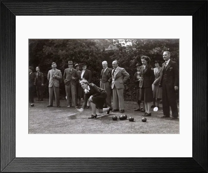 Framed Print : WW2 - Home Front - Red Cross Women playing bowls Framed Print : WW2 - Home Front - Red Cross Women playing bowls